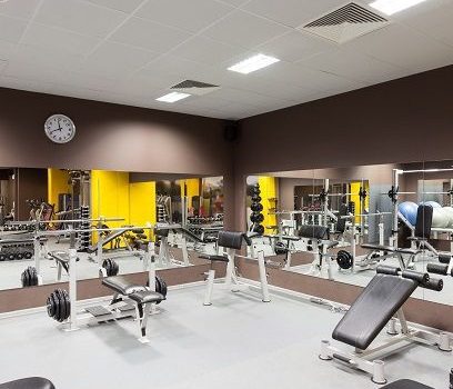 Gym floor with a light grey Flexi-Tile floor