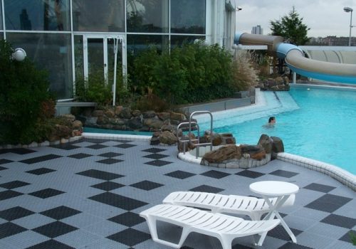 Flexi-Tiles in wet area around a pool